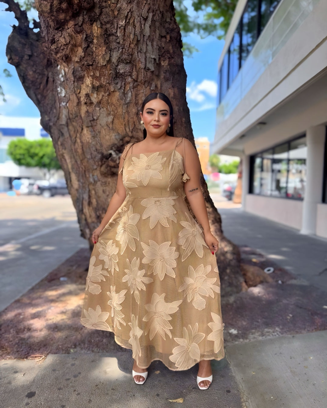 Vestido Flores Beige