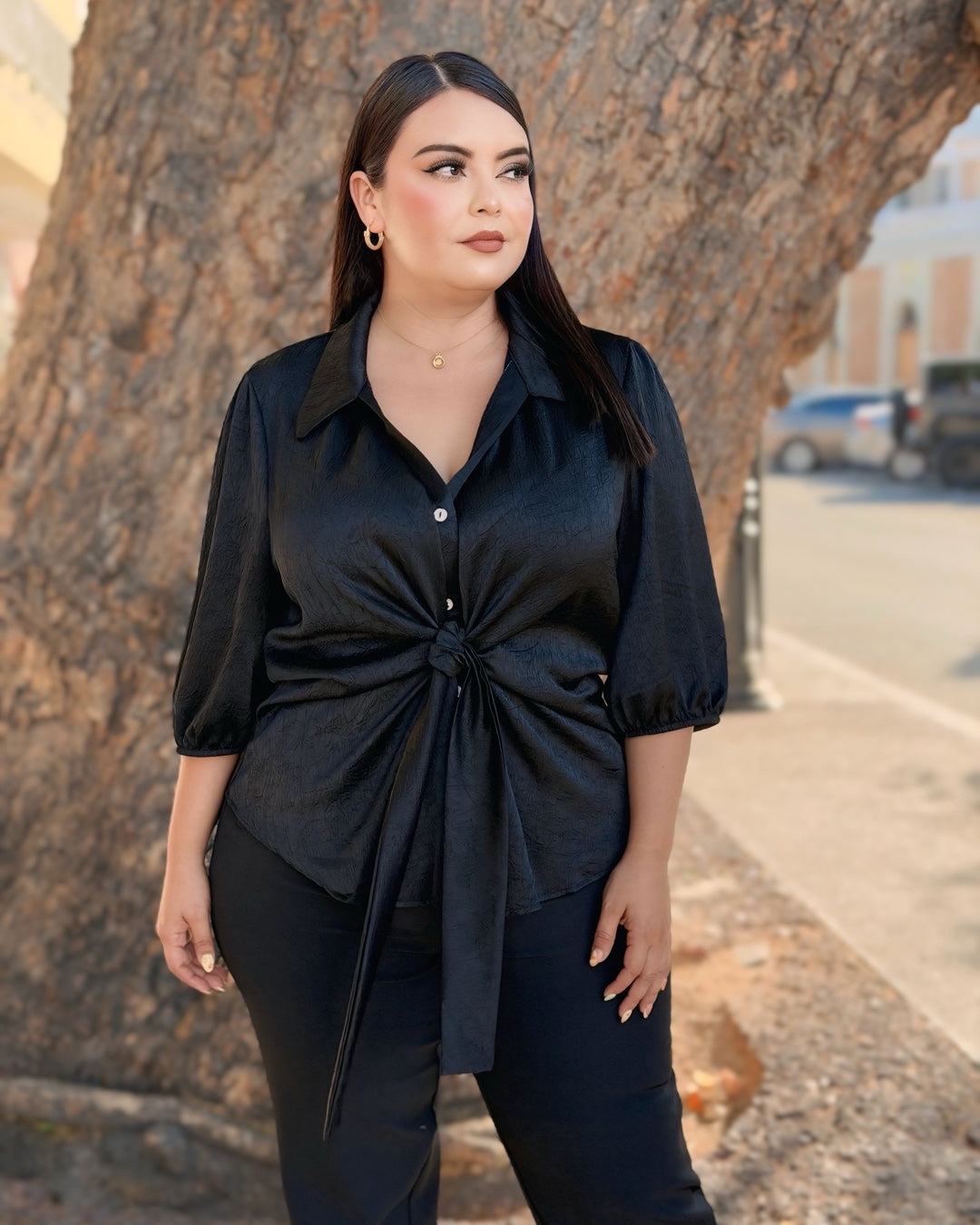 Blusa negra lazo