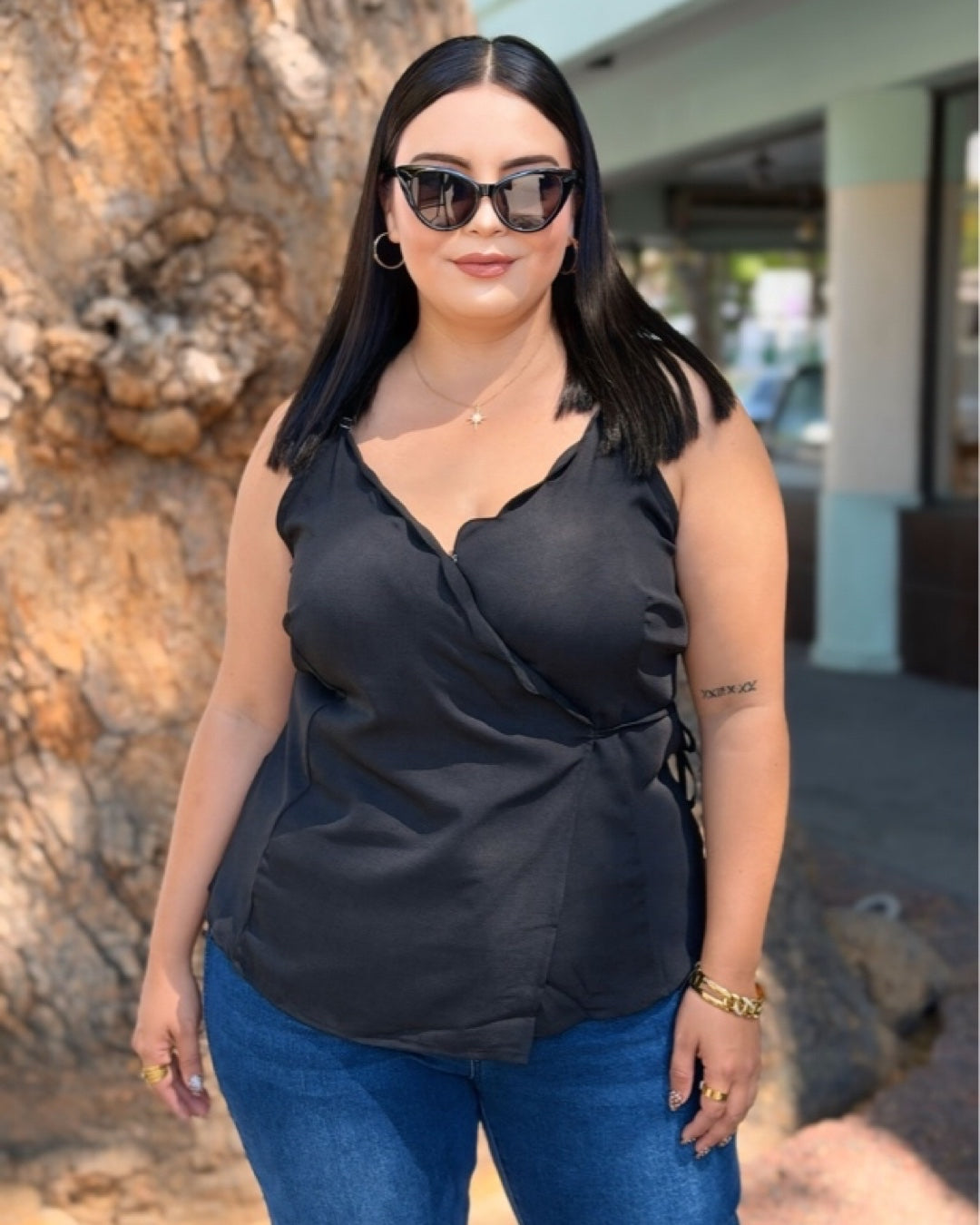 Blusa negra de tirantes