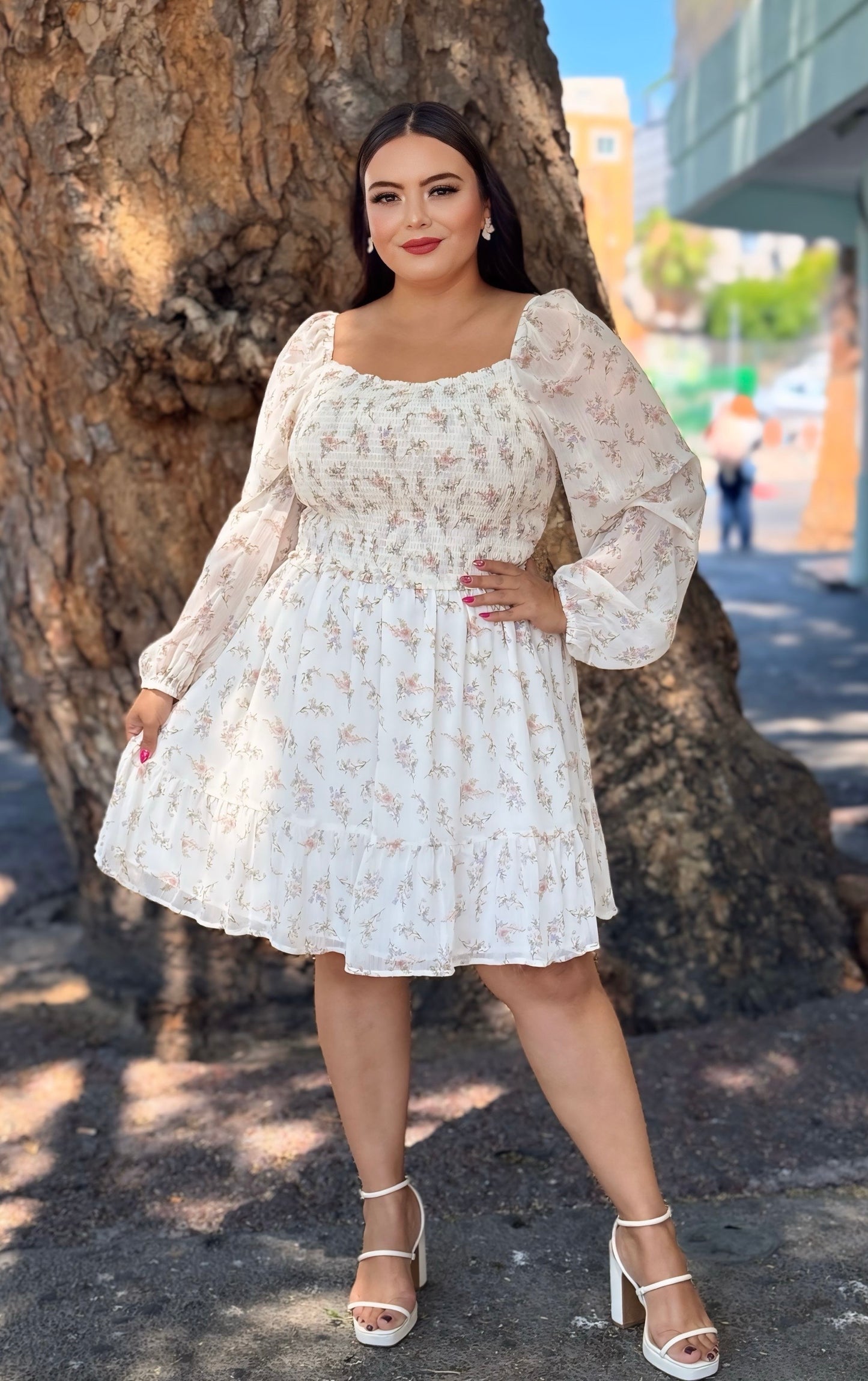 Vestido corto floral blanco