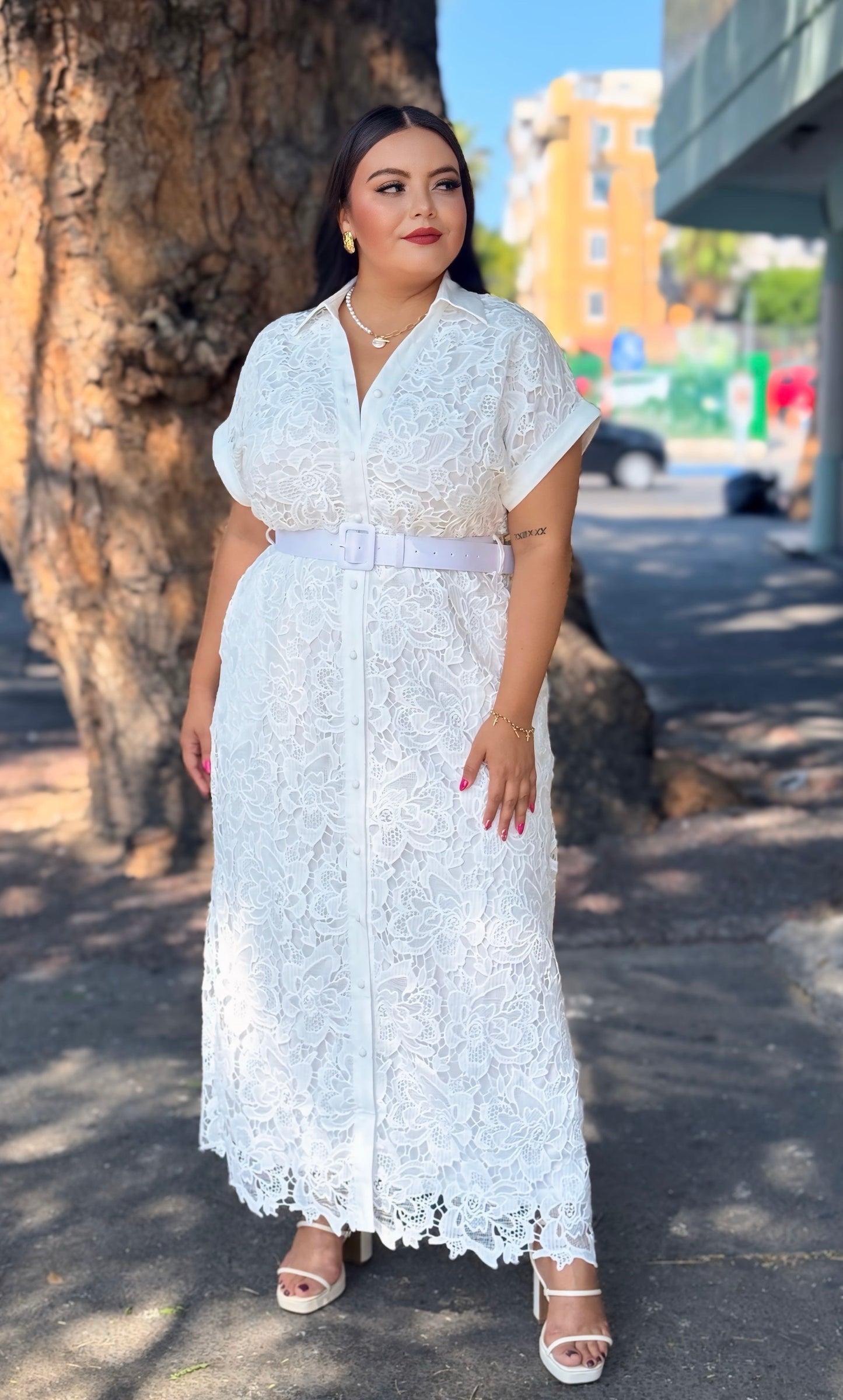 Vestido blanco con cinto