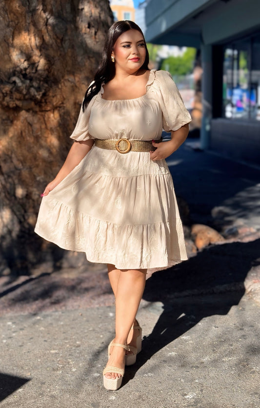 Vestido beige bordado