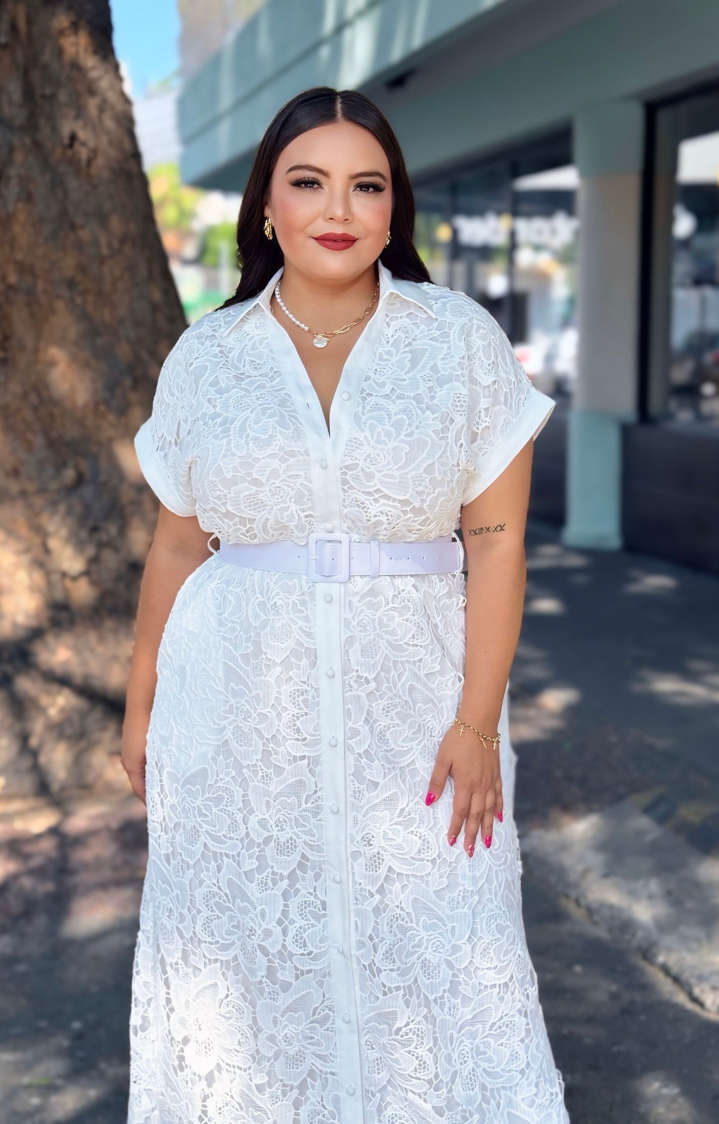 Vestido blanco con cinto