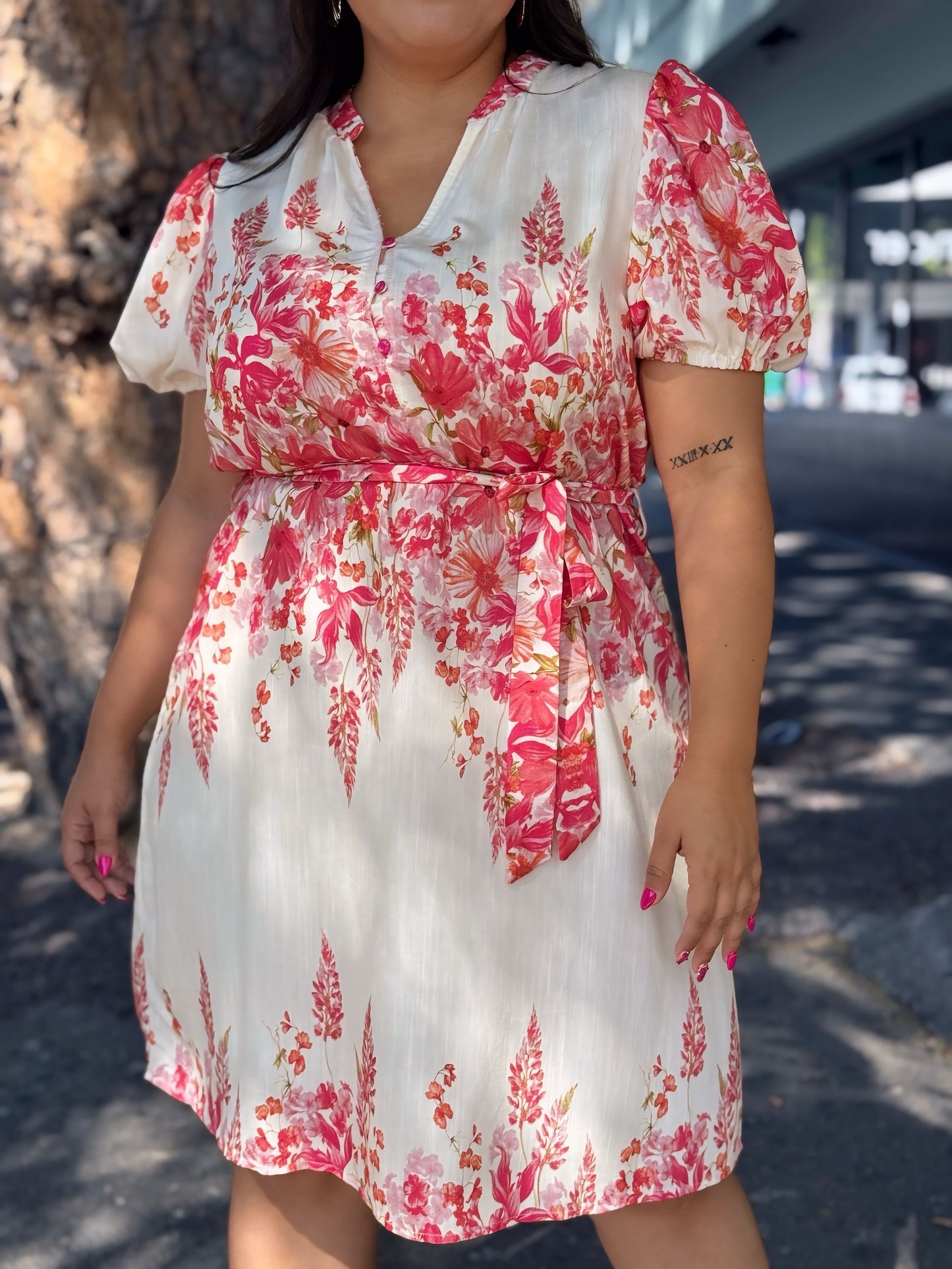 Vestido flor rosa con cinto