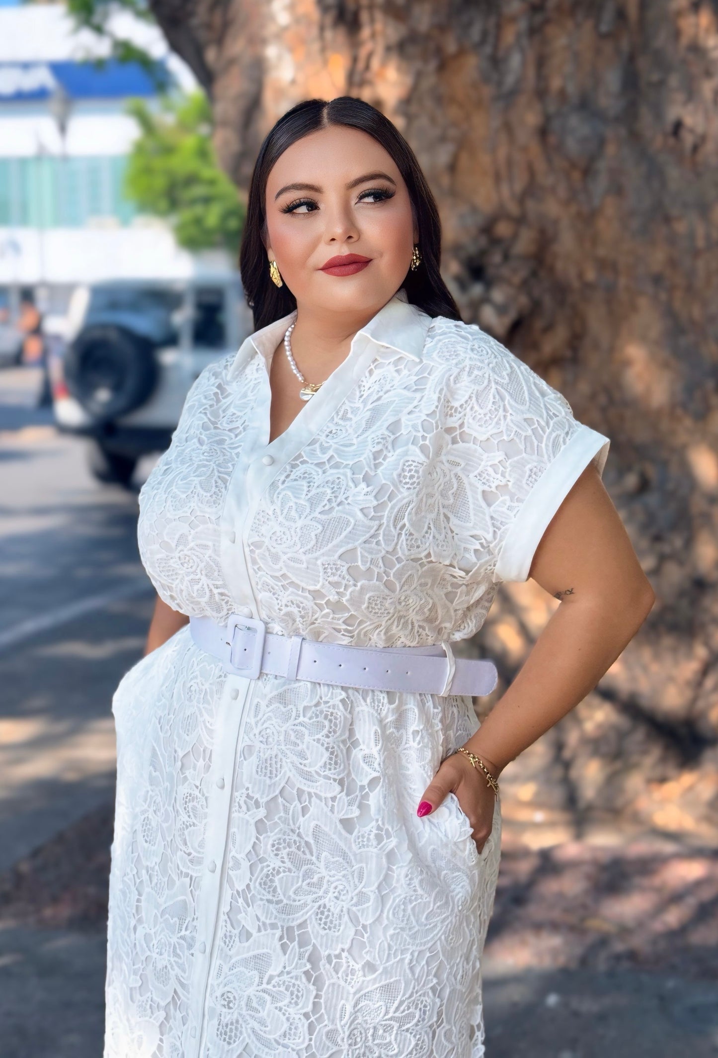 Vestido blanco con cinto