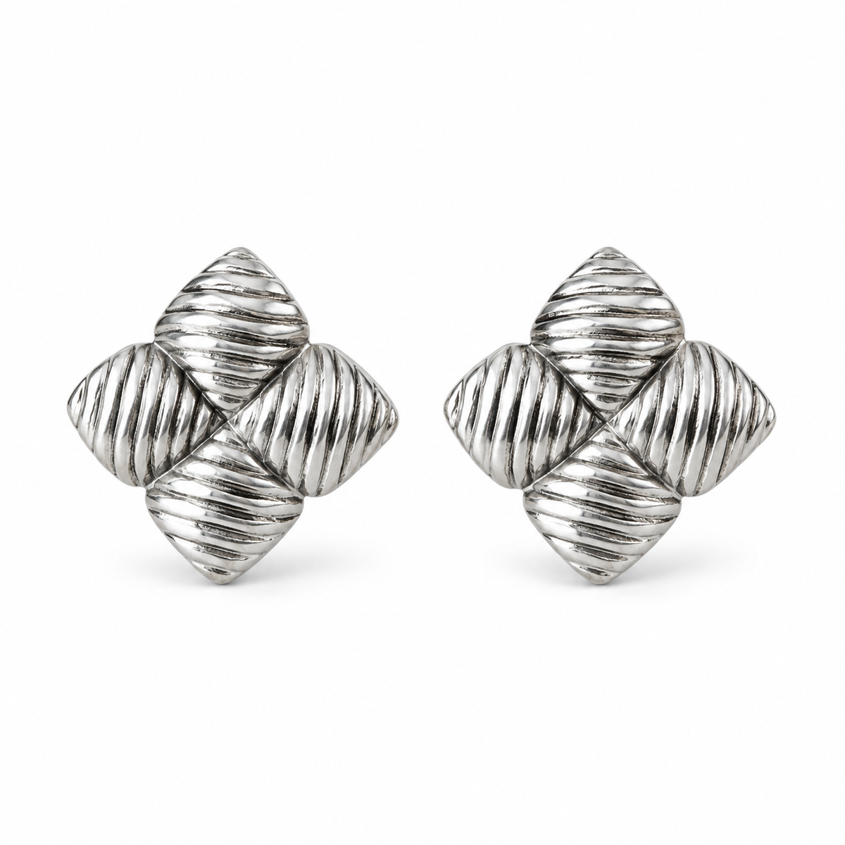 Aretes rombo