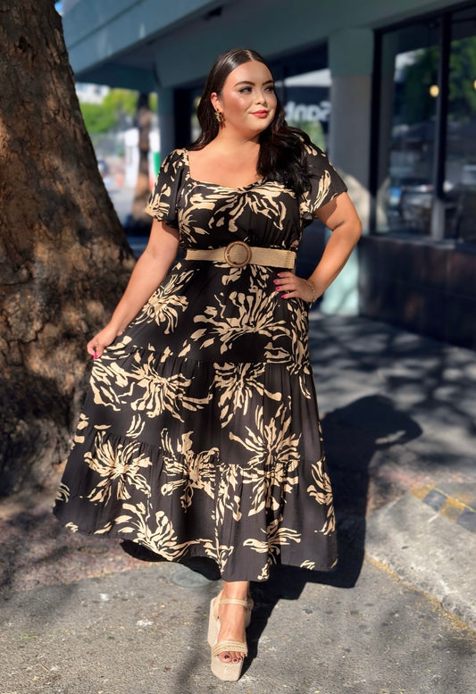 Vestido negro con cinto