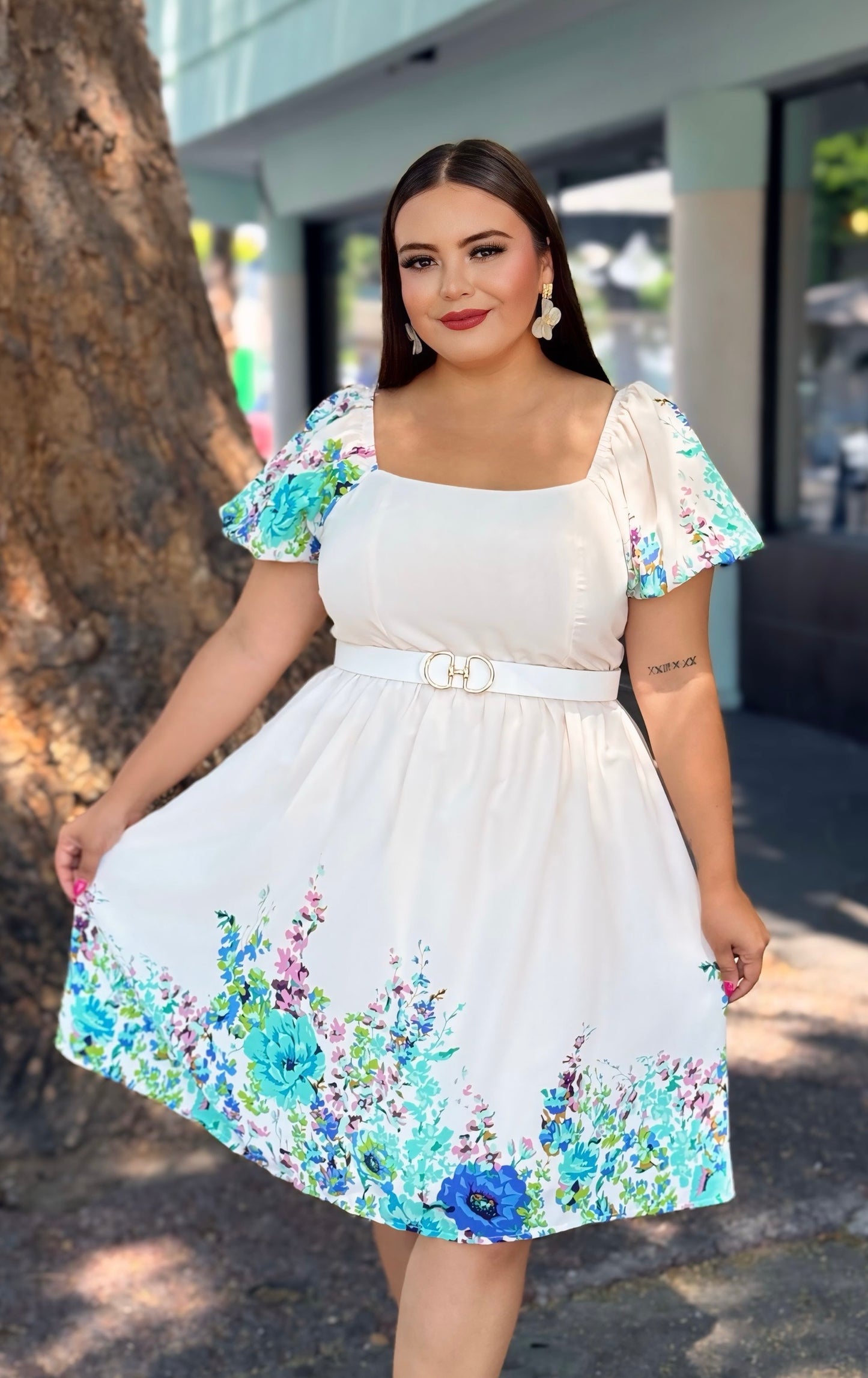 Vestido floral azul turquesa