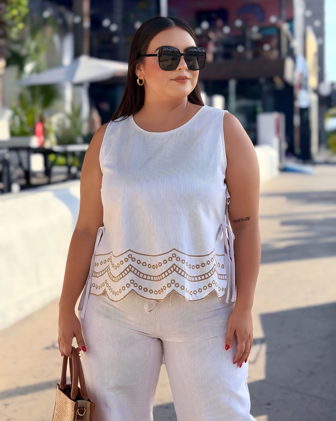 Conjunto beige