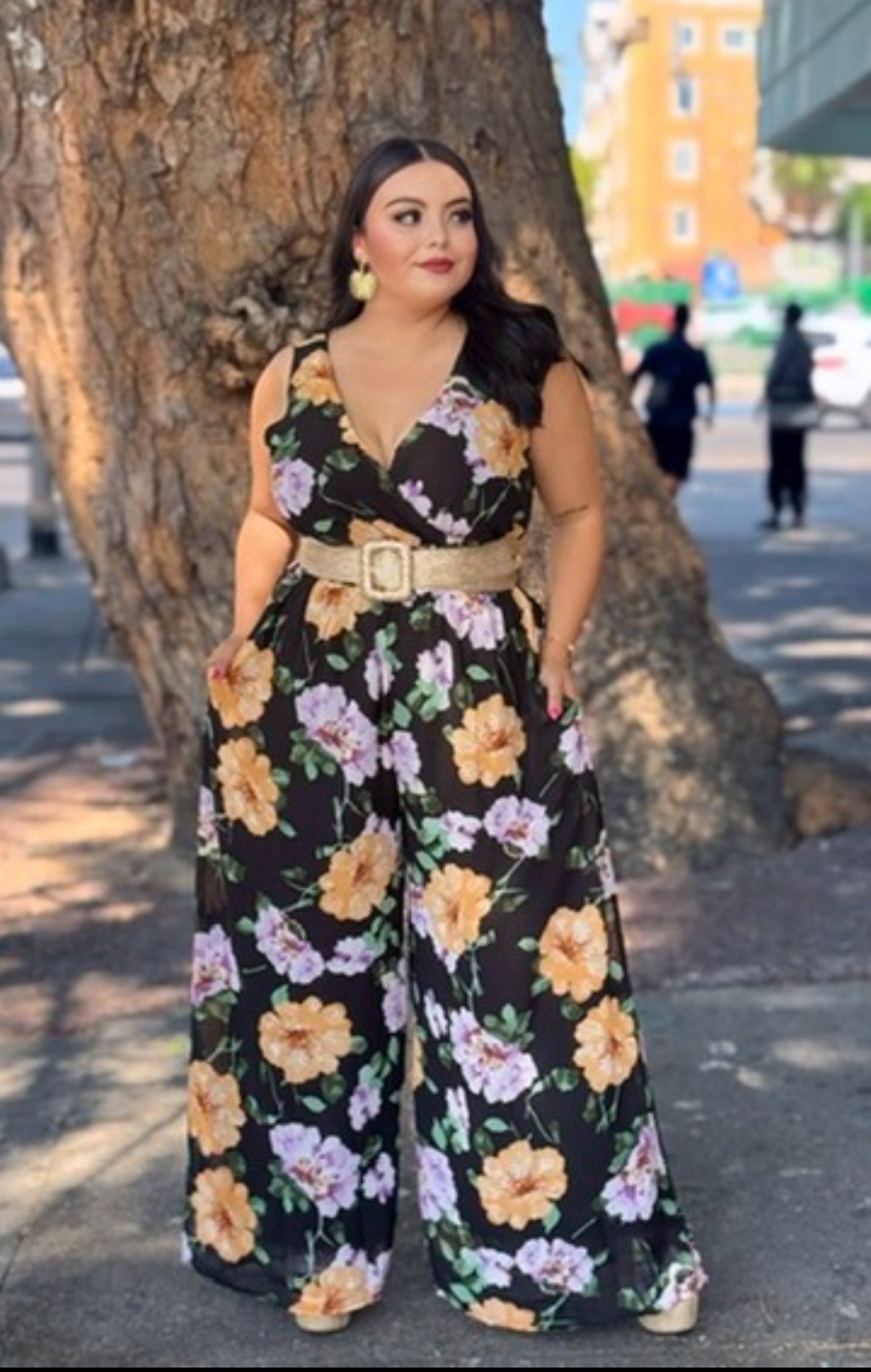 Palazo negro con estampado de flores