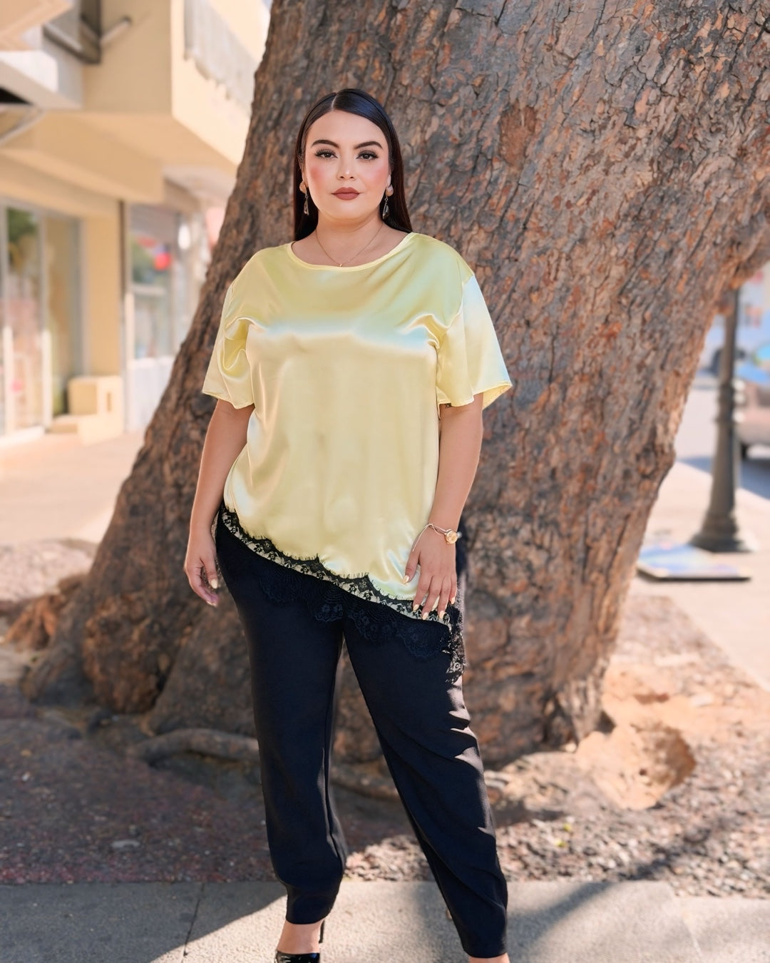 Blusa satín amarilla