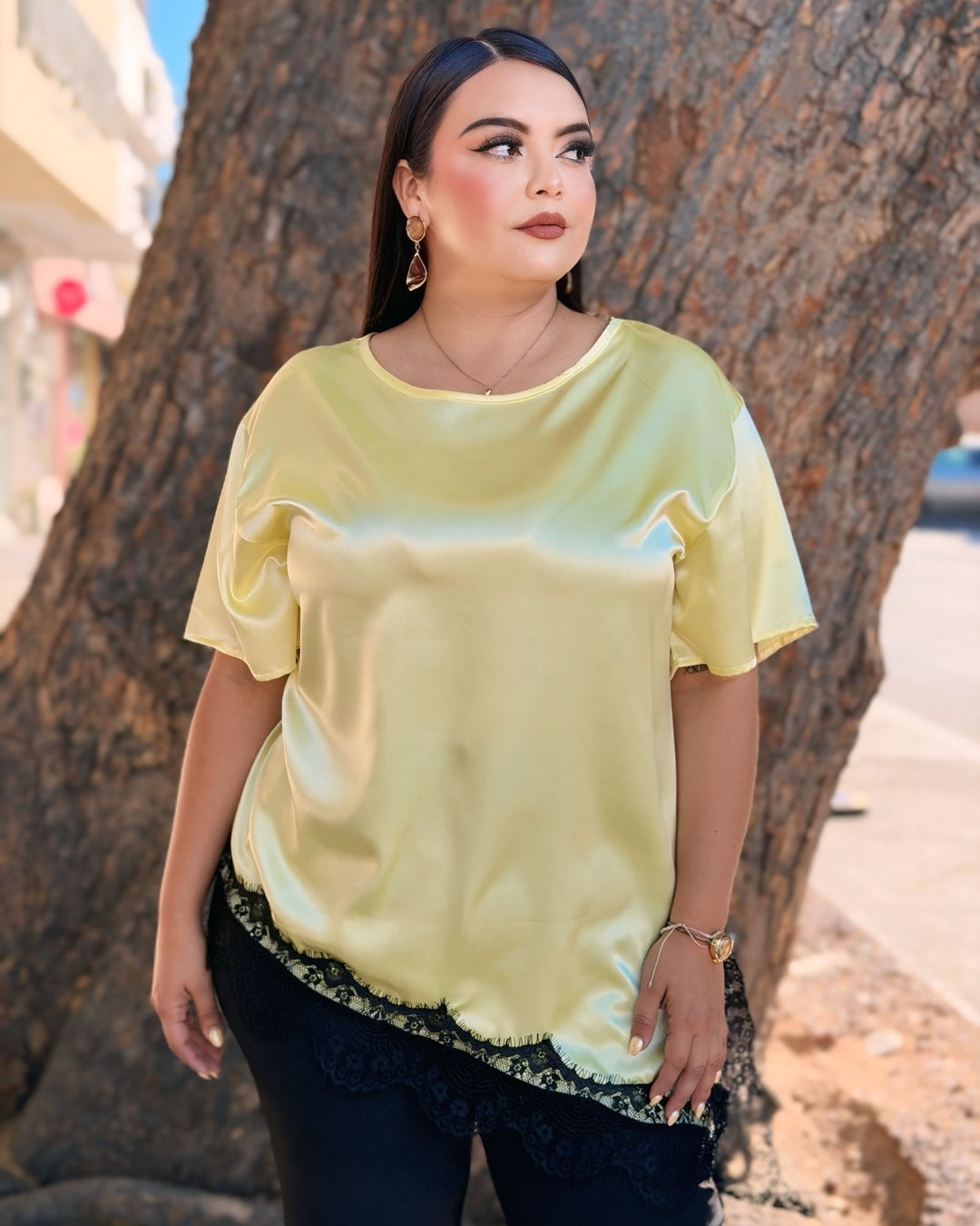 Blusa satín amarilla