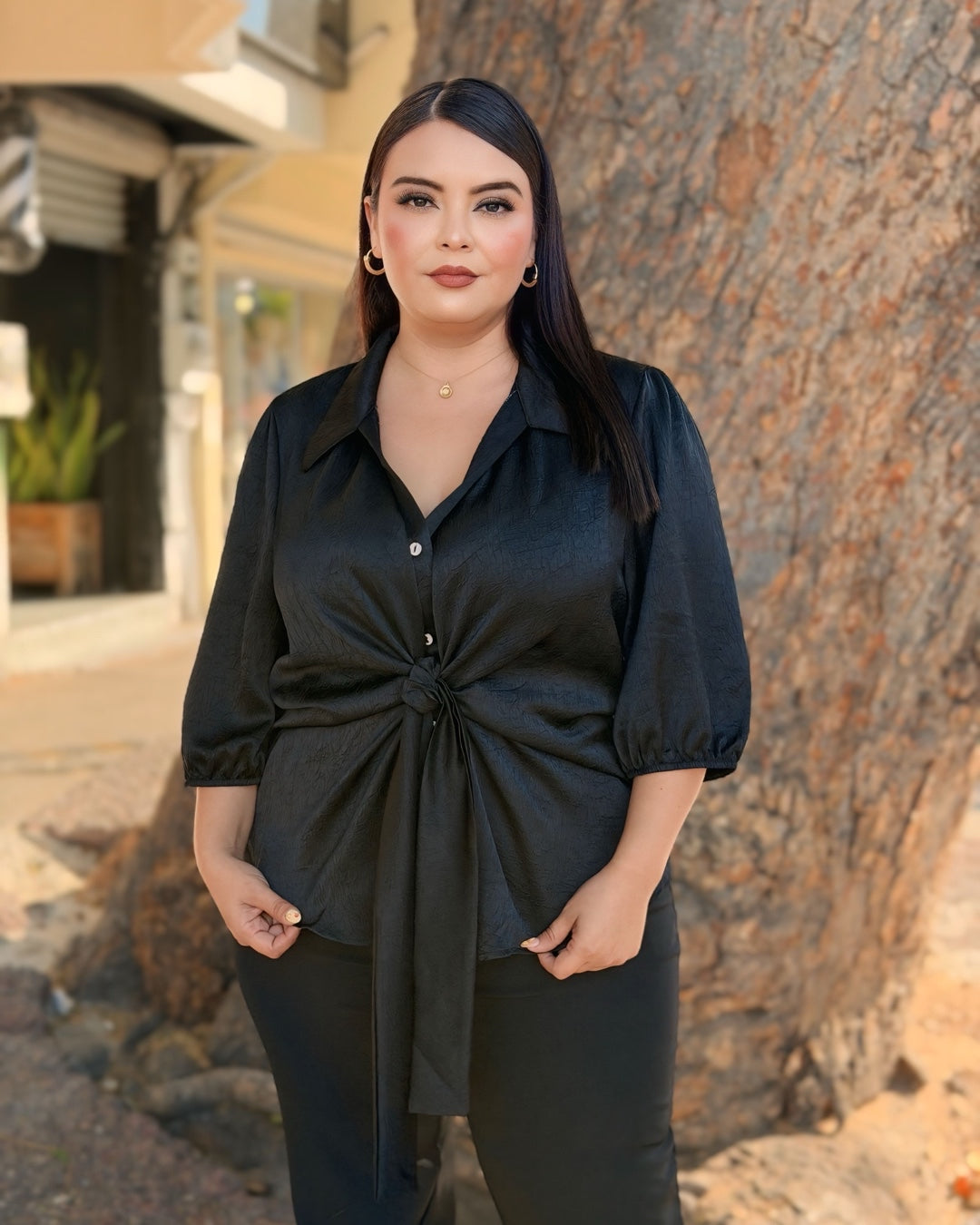 Blusa negra lazo